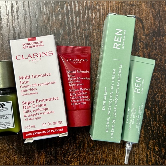 Skincare Bundle - Picture 2 of 7